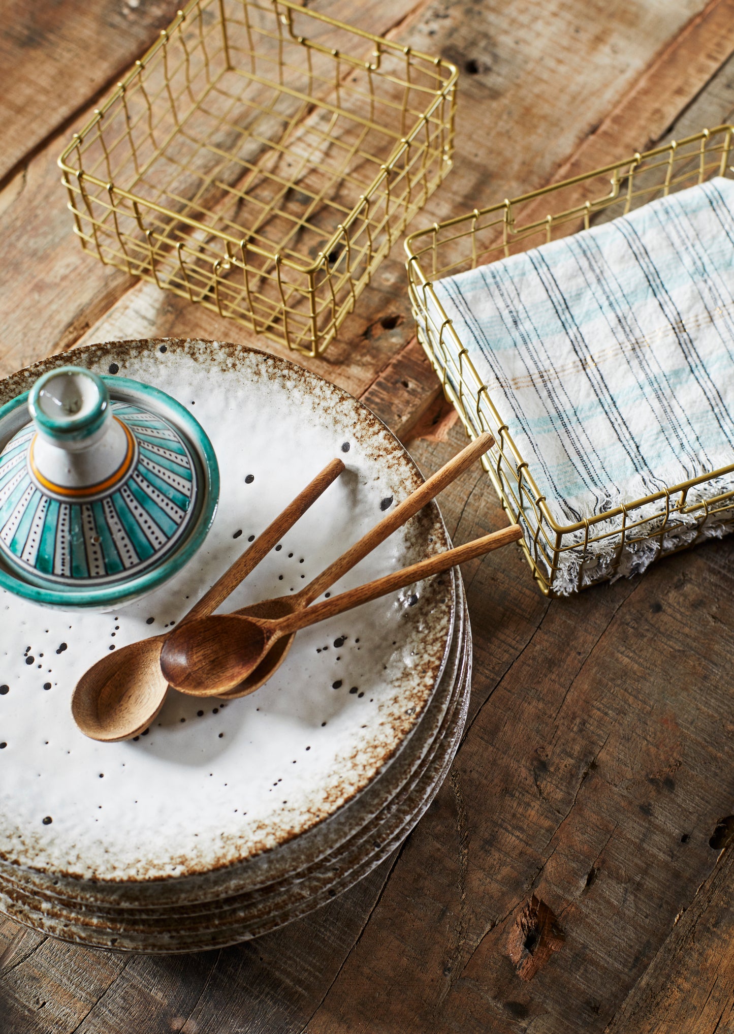 Handgefertigter Steingut-Lunchteller 'Mocha Ripple' von Madam Stoltz