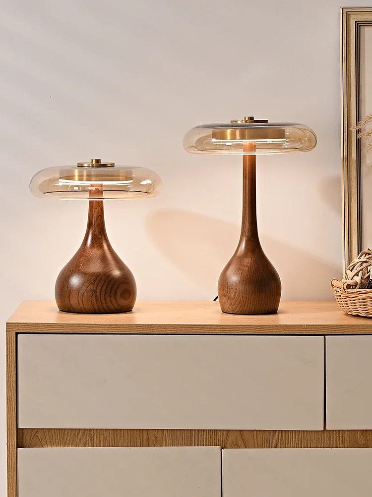 Nordic Retro Tischlampe mit Holzfuß & Glaskuppel