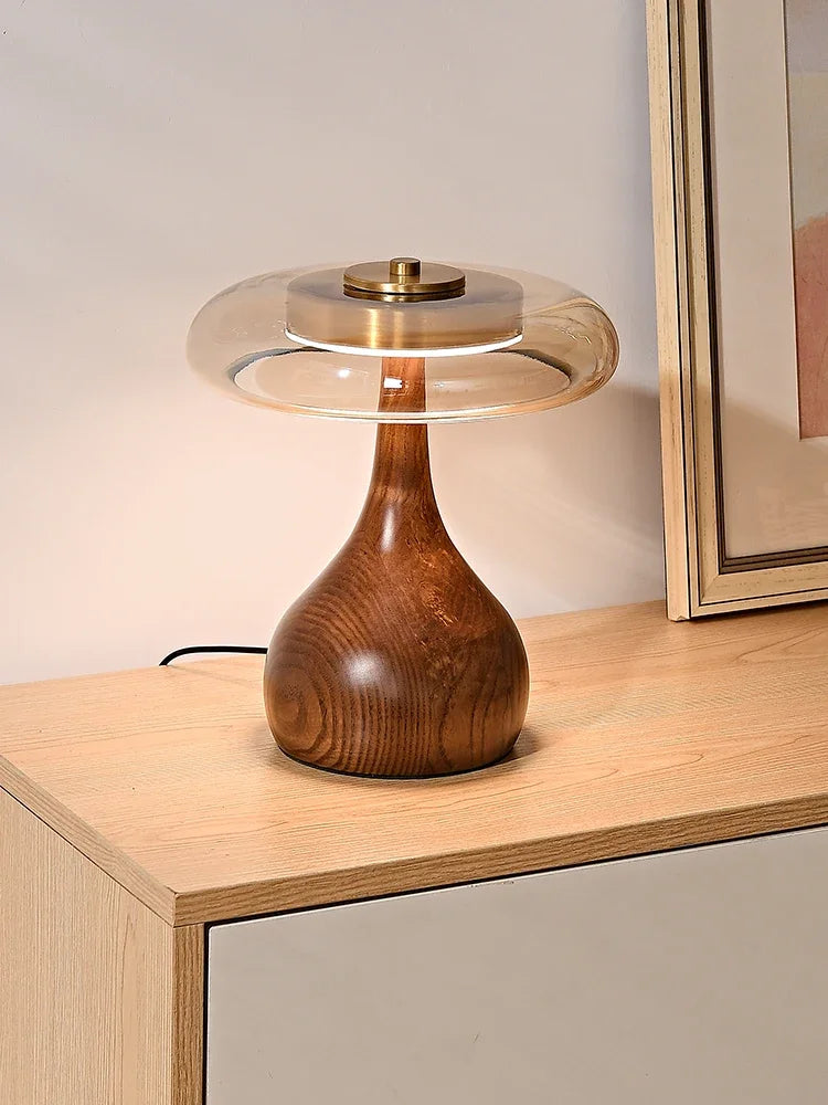 Nordic Retro Tischlampe mit Holzfuß & Glaskuppel