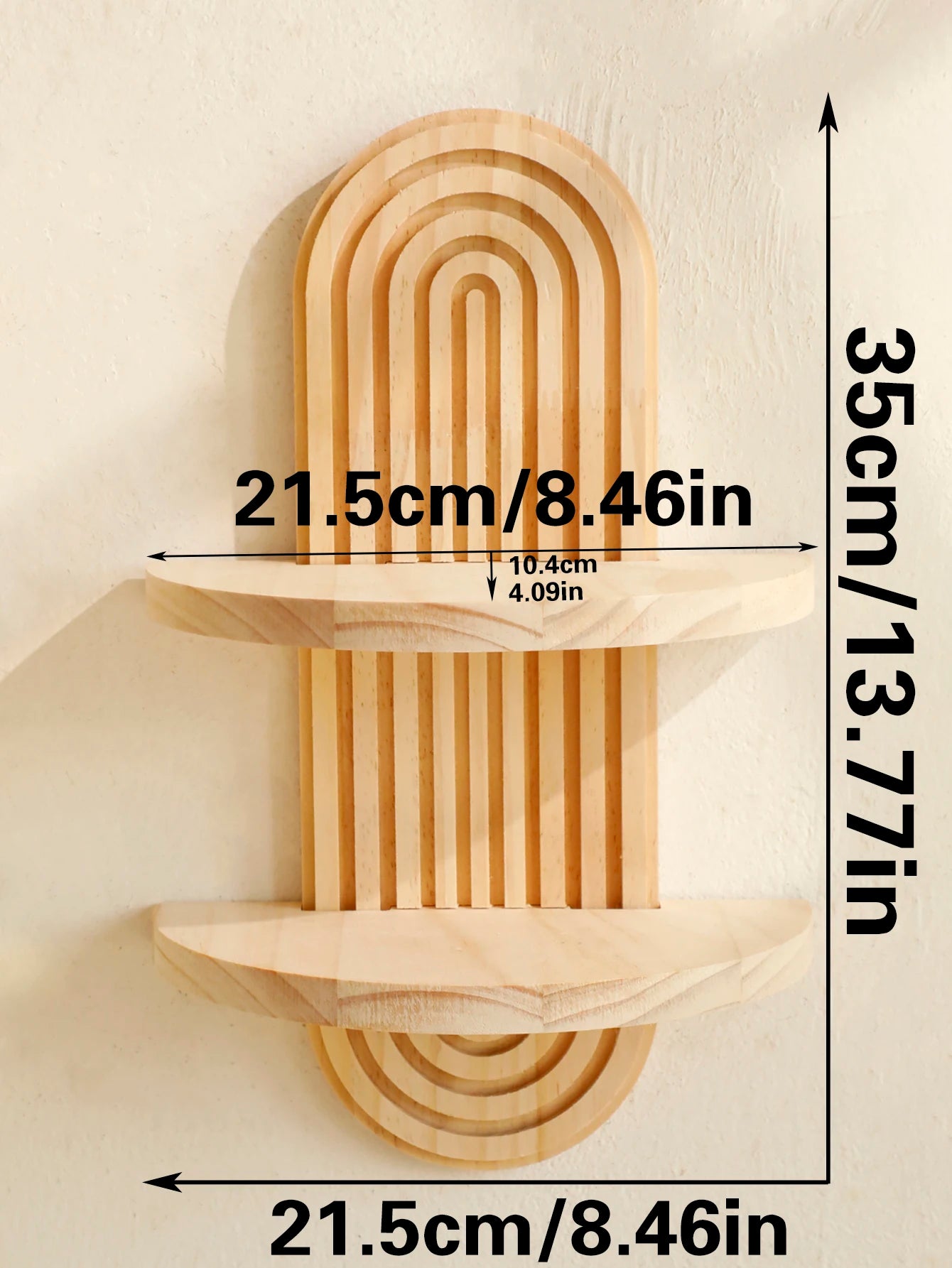 Minimalistisches Wandregal aus Holz