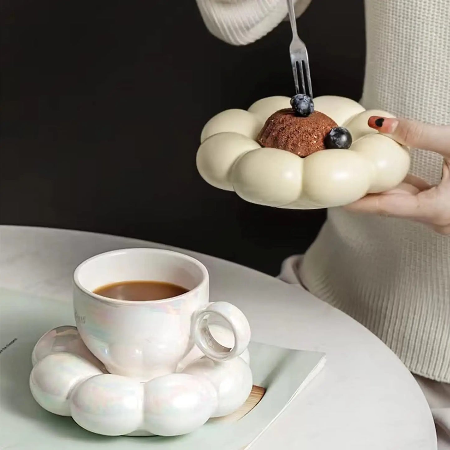 Sonnenblumen-Kaffeebecher-Set im Macaroon-Design - Keramiktassen mit Untertassen in Rosa & Perlweiß