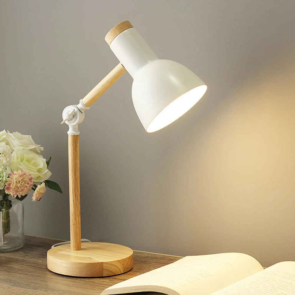 ScandiWood Artisan: LED-Tischleuchte im nordischen Design – Schwenkbar