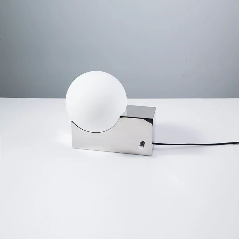 Moderne Designerlampe – Wand- & Tischversion