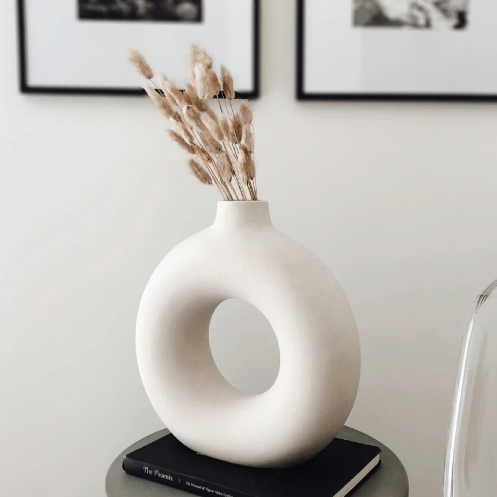 NordicDonut Circular Ceramic Vase - Hohle Keramikvase